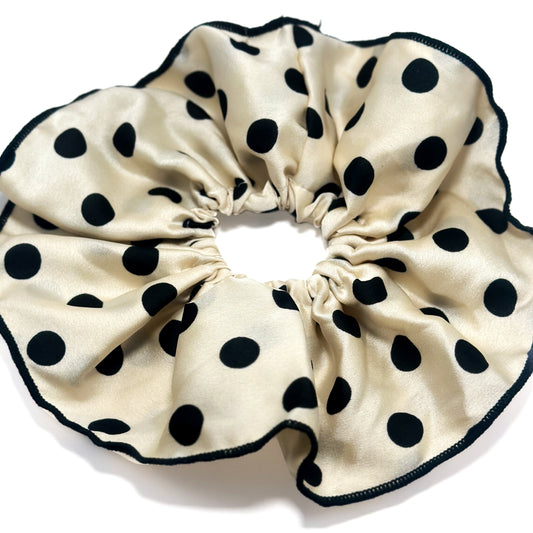 Maxi scrunchie polka dots